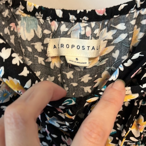 Juniors Aeropostale Small Babydoll Dress with tied keyhole - Picture 3 of 4